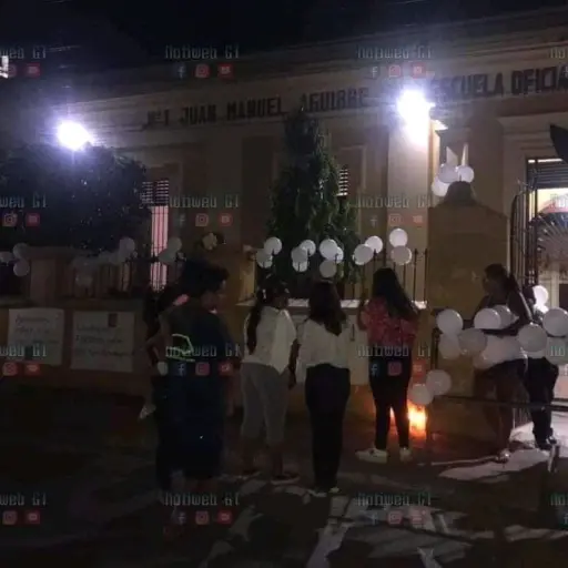 escuela-juan-manuel-aguirre-globos-exigen-justicia.jpg ,