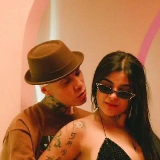 karely-ruiz-y-santa-fe-klan-1.jpg ,