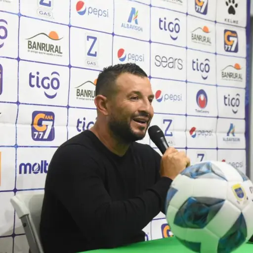 Hamilton-Lopez-habla-de-su-futuro-en-Achuapa-1.jpeg ,