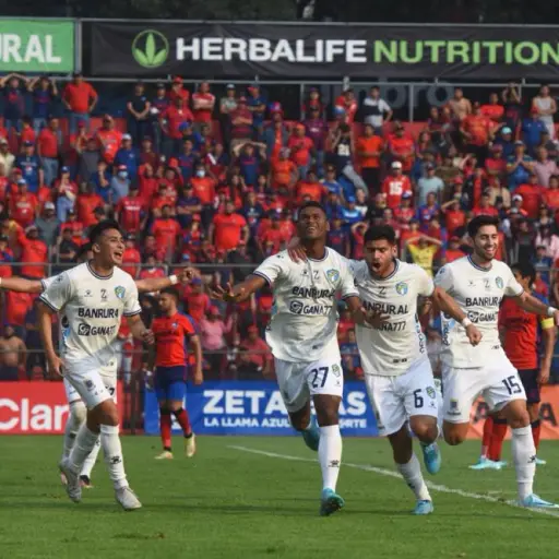 Clasico-325-municipal-vs-comunicaciones-1.jpeg ,