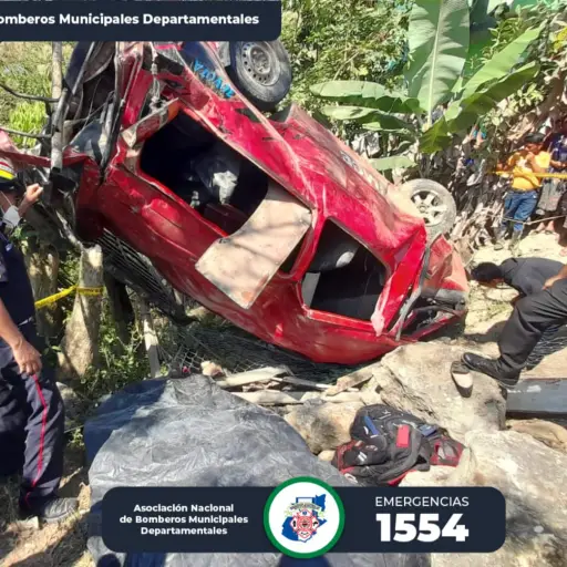 Accidente-microbus-Quiche-Publinews-mayo-2023.jpeg ,