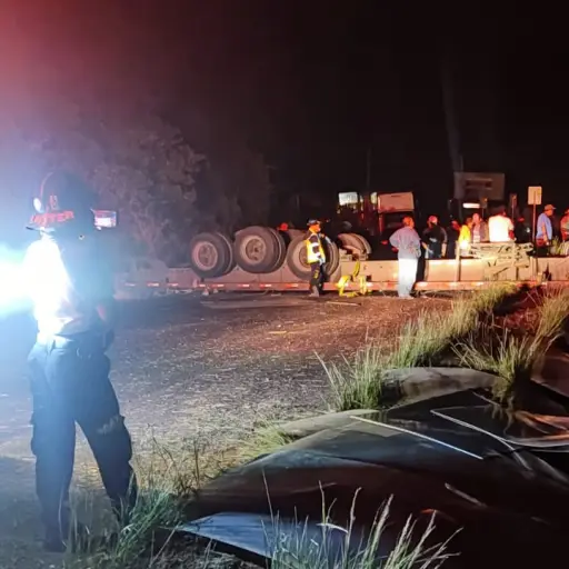 Trailer-volcado-en-El-Chilero-mayo-2023.jpg ,