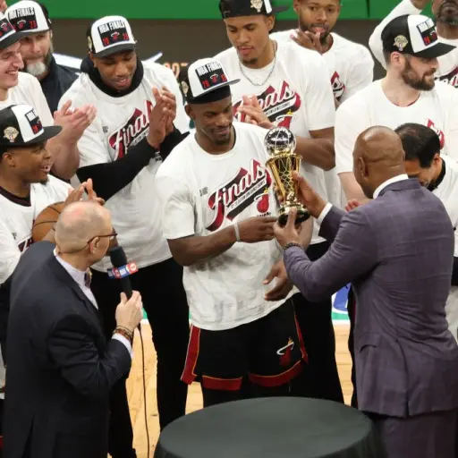 Miami-Heat-derrota-a-a-los-Celtics-y-jugaran-las-finales-de-la-NBA-2023-3.jpg ,