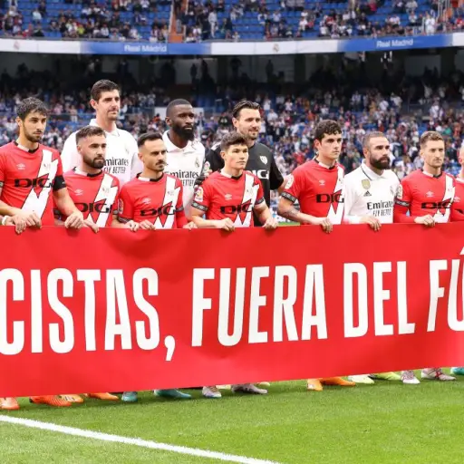 real-madrid-apoyoa-a-vinicius-mayo-2023-2.jpg ,