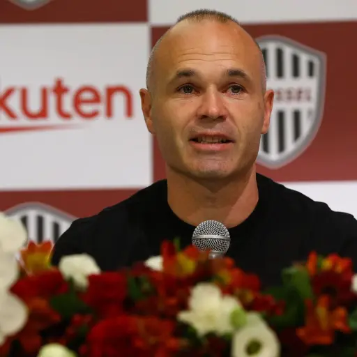 iniesta-vissel-kobe.jpeg ,