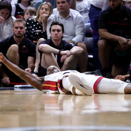 Heat-gana-el-tercer-juego-ante-los-Celtics-2023-scaled-1.jpg ,