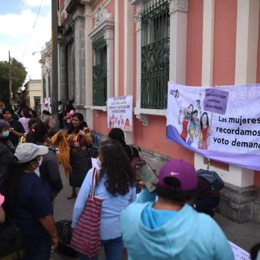 Protesta-frente-al-TSE-Foto-Edwin-Bercian.jpeg ,