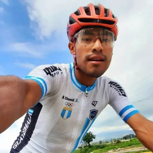 sergio-chumil-correra-en-europa-equipo-espanol-publinews-3.png ,