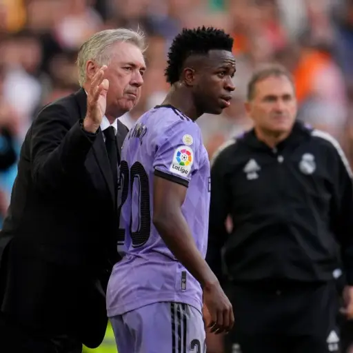 vinicius-arremente-contra-la-liga-racismo-mayo-2023.jpg ,