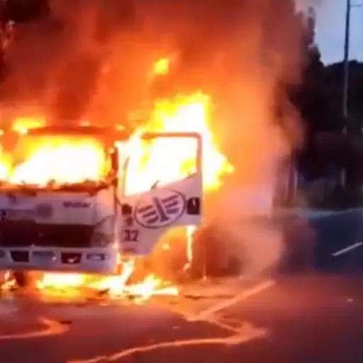 Incendio-camion-1-2.jpg ,