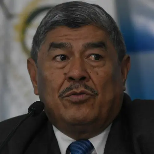 carlosmencos-01925867b1a1579a3677abf96d8fd834.jpg ,