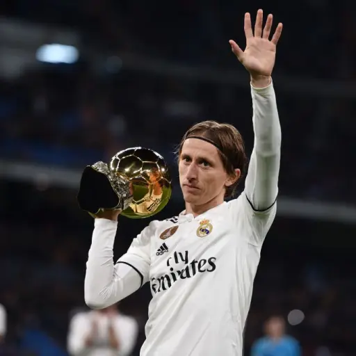 Modric-renueva-con-el-Real-Madrid-2.jpg ,