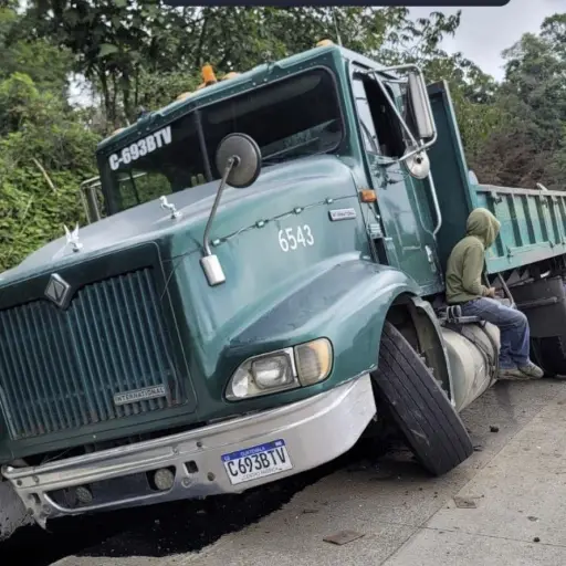 camion-atropella-a-trabajadores-COVIAL-julio-2023-1.jpg ,