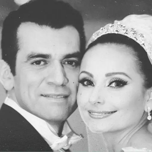 elizabeth-jorge-salinas-1.jpg ,