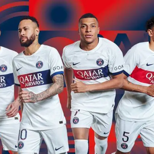 Mbappe-protagonista-en-la-nueva-equipacion-del-PSG-2.jpg ,