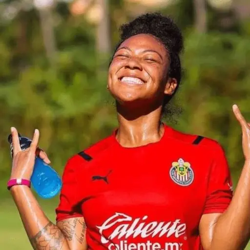 guatemalteca-leslie-ramirez-al-cruz-azul-femenil-julio-2023-1.png ,