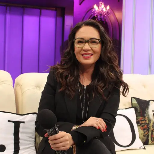 yolandaandradepu-13f87a7c2d65e00fa6cdeca0da9e7064.jpg ,