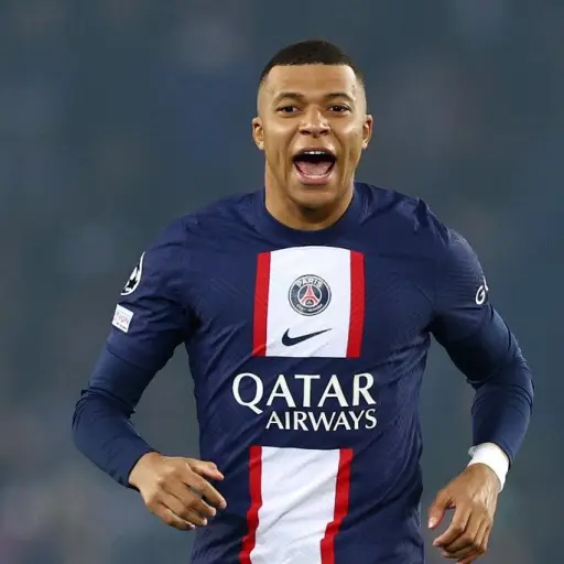 kylian-mbapee-novedad-en-ligue-1-agosto-2023.jpg ,