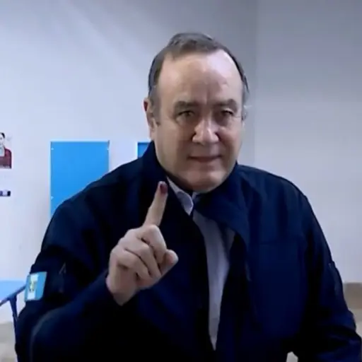 Alejandro-Giammattei.jpg ,