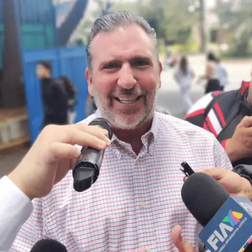 Roberto-arzu-elecciones-voto-agosto-2023.png ,