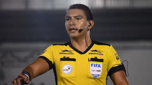 El árbitro guatemalteco Bryan López - Archivo