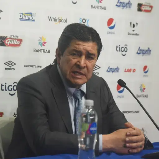 luis-fernando-tena-entrenador-de-guatemala-septiembre-2023-2-1.jpeg ,