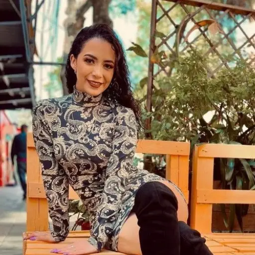 danna-castillo-escote-1.jpg ,