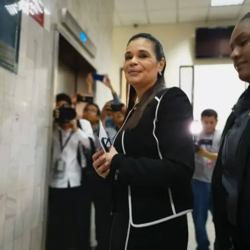 roxanabaldettipu-b6159094d22b83300dd99bb3f84b006b.jpg ,