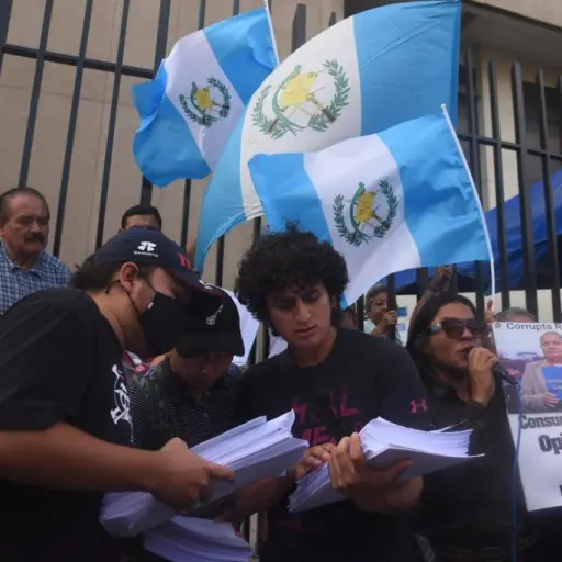 firmas-renuncia-fiscal-general-consuelo-porras-1.jpeg ,