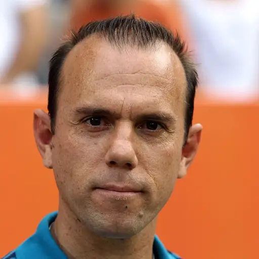 Kleiton-Lima-renuncia-a-Santos-Femenino-tras-denuncias-de-acoso-1.jpg ,