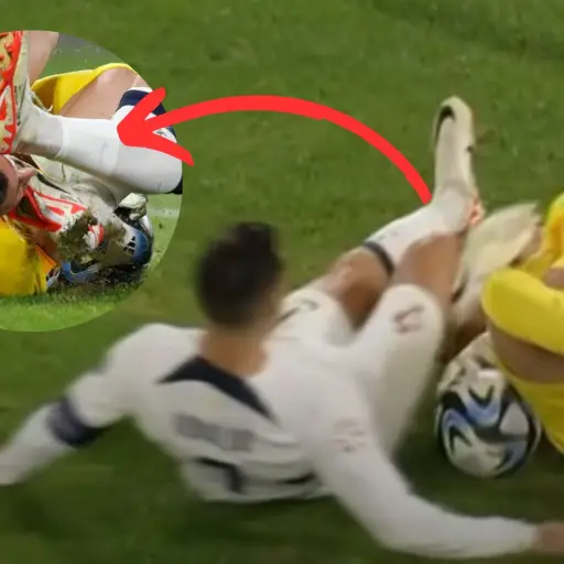 cristiano-ronaldo-falta-sobre-portero-de-eslovaquia.jpg ,