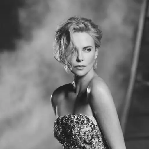 charlizetheron-e19fff88876764fd66427da42849518e.jpg ,