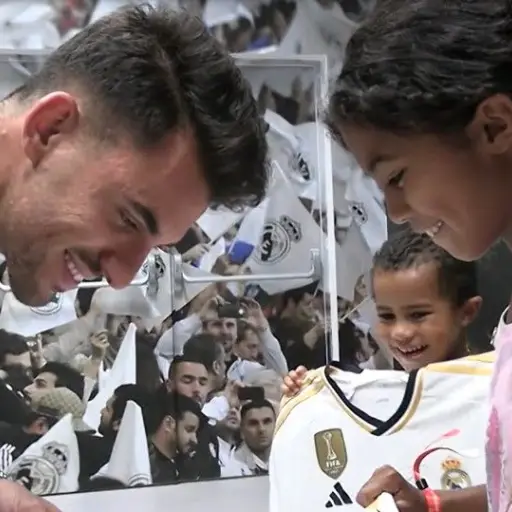 nina-insultada-en-el-derbi-recibida-en-real-madrid-septiembre-2023-1.jpg ,