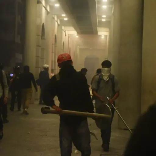 destrozos-plaza-constitucion-infiltrados.jpg ,