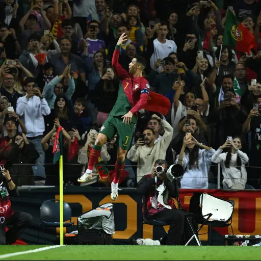cristiano-ronaldo-partido-200-portugal-clasificacion-a-la-eurocopa-2024-4-scaled-1.jpg ,