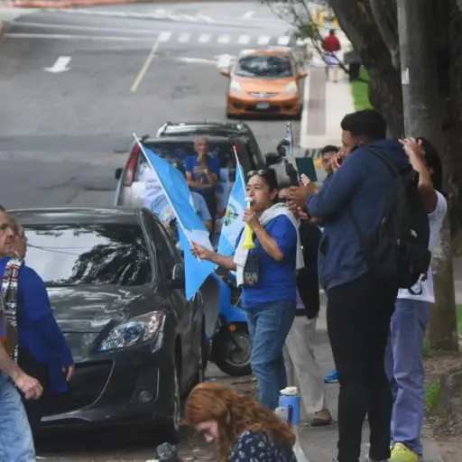 3-manifestacion-casa-alejandro-giammattei.jpg ,