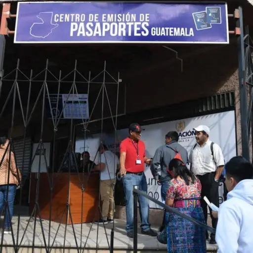 nuevopasaportesmedidasseguridad2-d2a67b6d207b0da25bebccf03eadd754.jpg ,