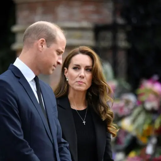 principe-guillermo-recuerdos-feretro-reina-isabel.jpg ,