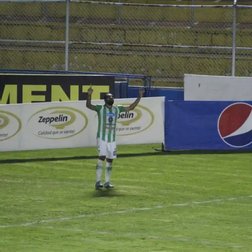 antigua-le-gana-a-xelaju-con-gol-de-dewinder-bradley-noviembre-2023-2-1.jpeg ,