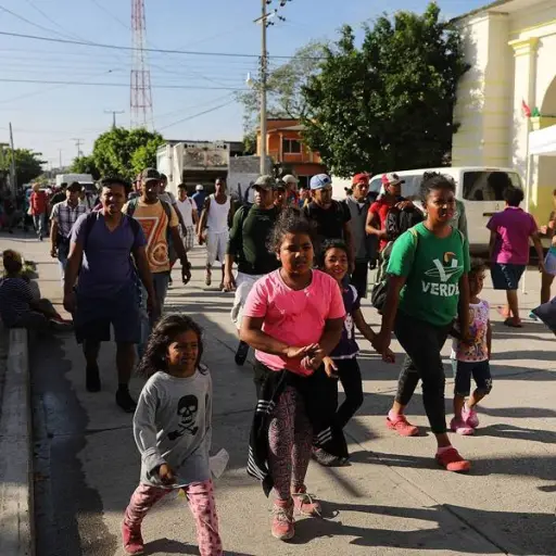 emigrantescaravana-7f2ff780ffaae4810c52ce6d81ef0917-1.jpg ,