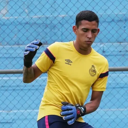 kenderson-navarro-busca-ser-portero-menos-vencido-noviembre-2023.jpg ,