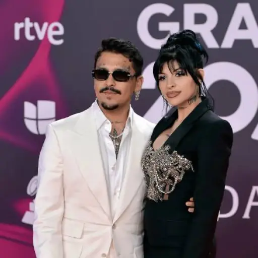 cazzu-y-nodal-1.png ,