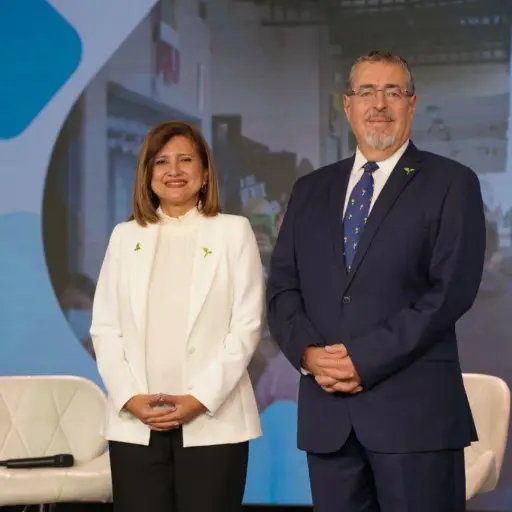 Bernardo-Arevalo-Karin-Herrera-1.jpg ,