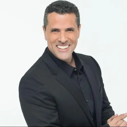 marco-antonio-regil-1.jpeg ,