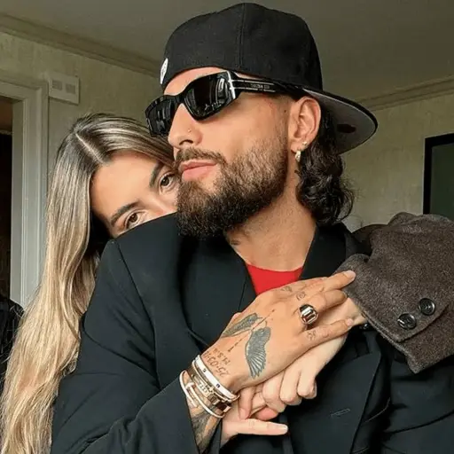 Maluma-publinews-diciembre-2023-.png ,