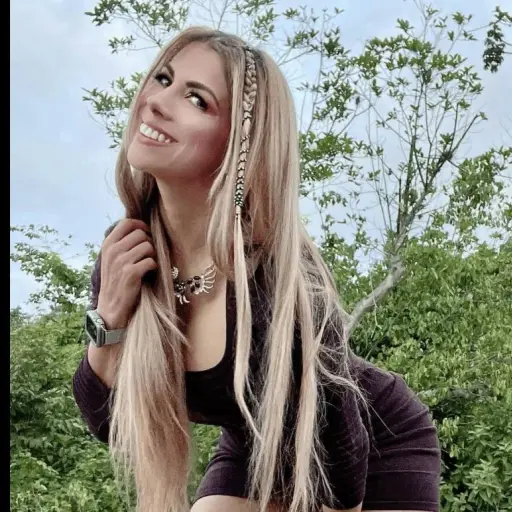 Cynthia-Arana-publinews-diciembre-2023-.png ,