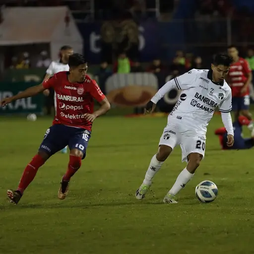 xelaju-comunicaciones-goles-semifinal-apertura-2023-diciembre-2023-2-scaled-3.jpg ,