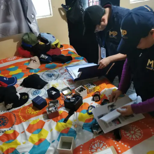 Robo-celuares-de-alta-gama-diciembre-2023.jpeg ,