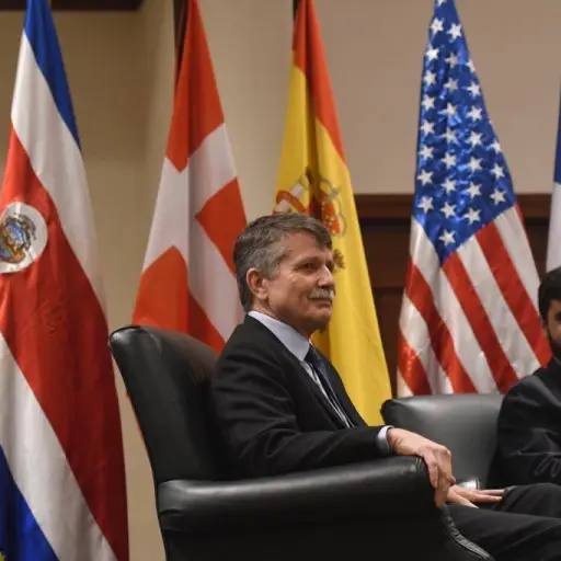 stephenmcfarland-a4932402dd342bddd445742c688bf9e4.jpg ,