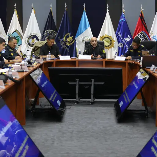 Gobernacion-se-reune-con-mandos-medios-de-la-pnc-por-la-toma-de-mando-2024-1.jpeg ,